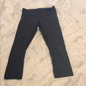 Cropped black leggings!